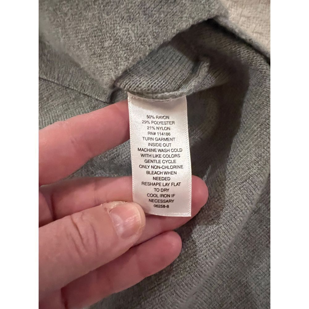 Liz Claiborne gray scoop neck sweater with slide slits at hips size Small - Picture 5 of 8